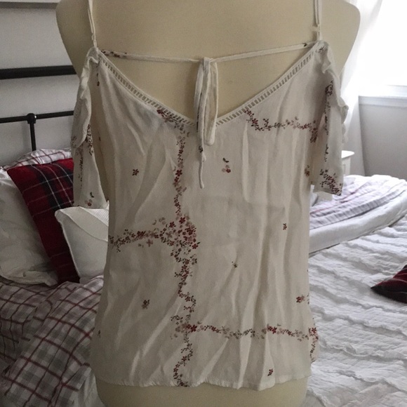 Cold shoulder blouse - Picture 4 of 4